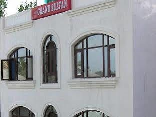 Grand Sultan Hotel Srinagar  Bagian luar foto